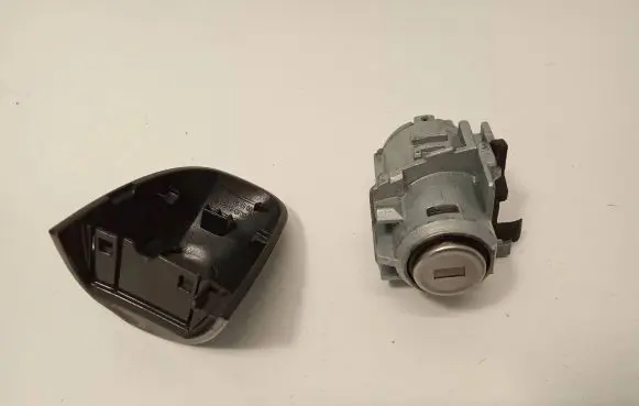 Mercedes-Benz GLC AMG Coupe door lock (next to the handle) 061992660
