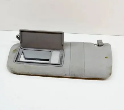 Mitsubishi Pajero Sun visor