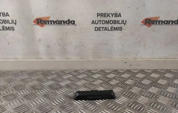 Passenger airbag on/off switch