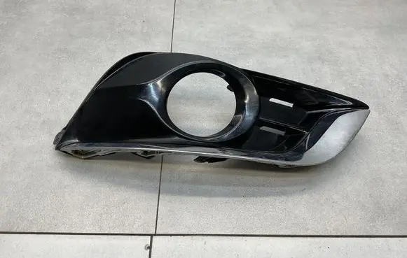 Nissan Pulsar Front fog light trim/grill 622563ZL2A