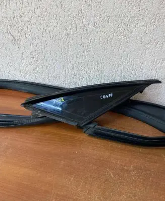 Mercedes-Benz E C207 W207 Rear side window 43R001565 1142