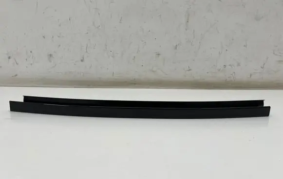 BMW 3 G20 G21 Rear door window/glass frame 7465144