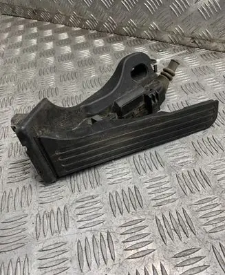 Volkswagen Touran I Accelerator throttle pedal 1T1721503E 6PV00868900