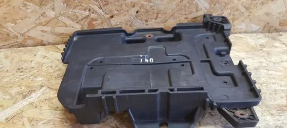 Battery tray