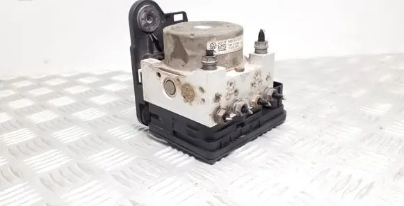 Skoda Octavia Mk3 (5E) ABS Pump 5Q0907379R 5Q0614517Q