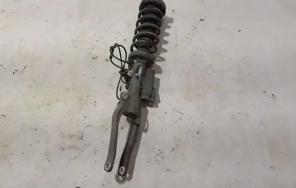 BMW 5 G30 G31 G38 Front shock absorber/damper 6866534