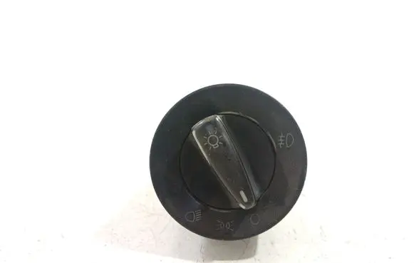 Volkswagen Golf IV Light switch 1C0941531