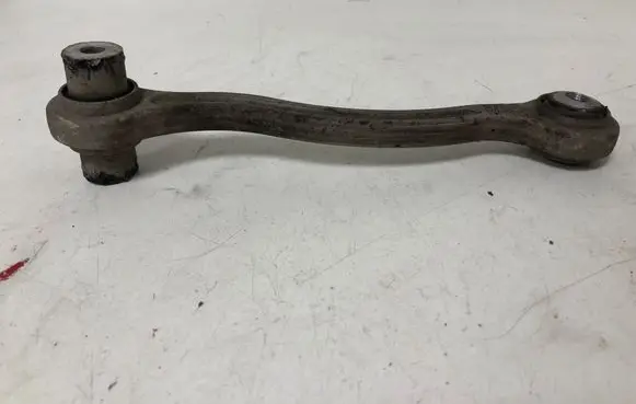 Mercedes-Benz C AMG W204 Rear control arm 20402