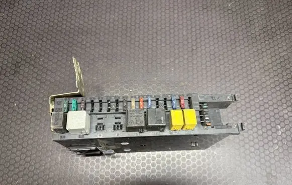 Mercedes-Benz C W203 Fuse module 2035451801 5DK00848640