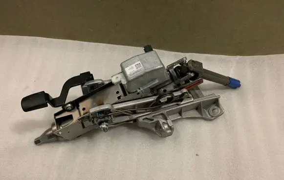 Volvo XC60 Steering wheel axle set 32246736