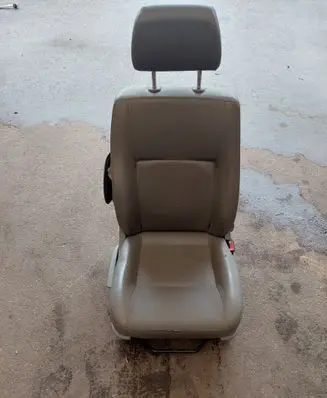 Volkswagen Transporter - Caravelle T5 Front passenger seat 7H0881303E
