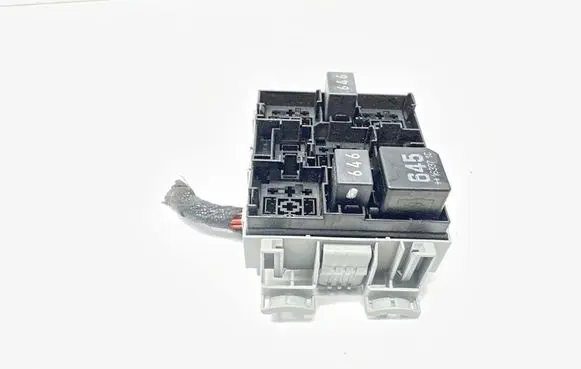Porsche Cayenne (92A) Relay mounting block 7P0937211A