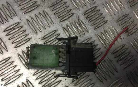 Volkswagen Polo III 6N 6N2 6NF Heater blower motor/fan resistor 1H0959263 3131090055