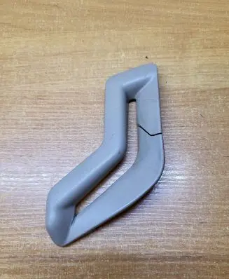 Volvo XC90 Seat belt trim 