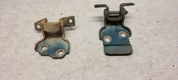 Subaru Justy Front door hinge set 