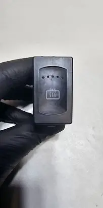 Volkswagen PASSAT B5.5 Windscreen/window heater switch 3B0959621B