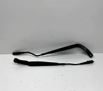 Windshield/front glass wiper blade