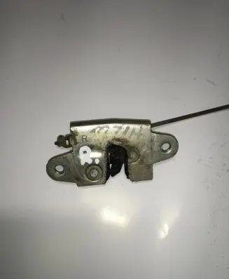 Toyota Hilux (AN10, AN20, AN30) Tailgate lock latch 