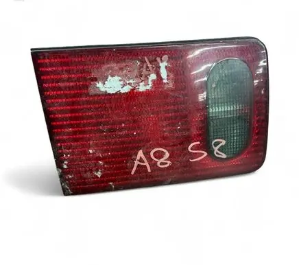 Tailgate rear/tail lights