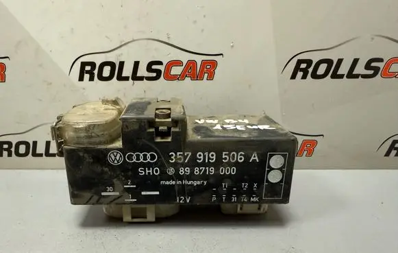 Volkswagen PASSAT B4 Coolant fan relay 357919506A