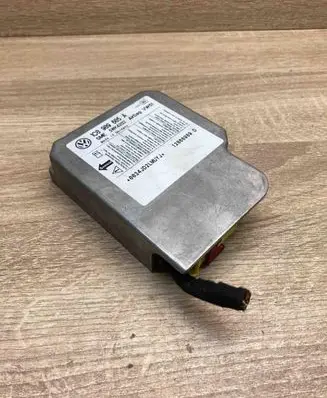 Volkswagen Golf IV Airbag control unit/module 1C0909605A