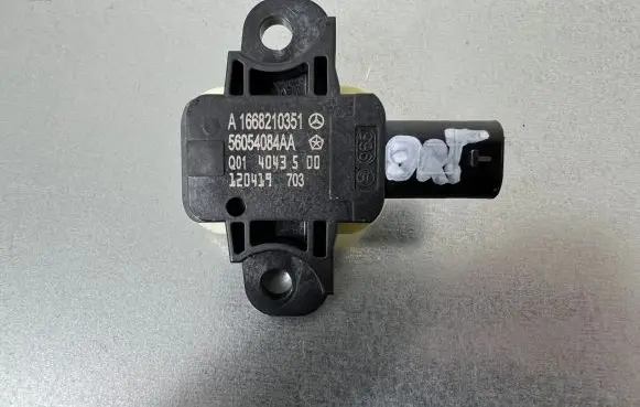 Jeep Grand Cherokee Airbag deployment crash/impact sensor A1668210351 56054084AA