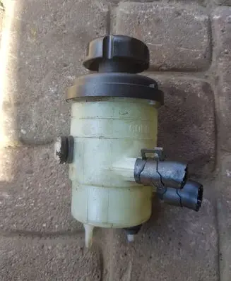 KIA Sorento Power steering fluid tank/reservoir
