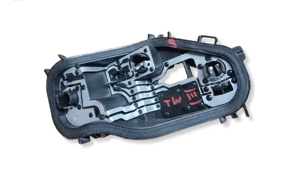 Renault Twingo III Tail light bulb cover holder 
