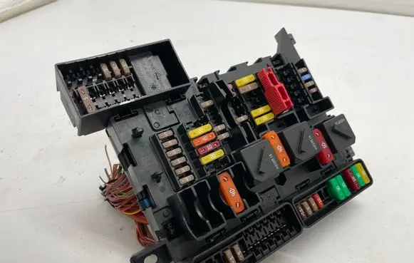 Mini Cooper Countryman F60 Fuse module 9270355