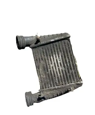 Volkswagen PASSAT B5.5 Intercooler radiator 8P0145805C