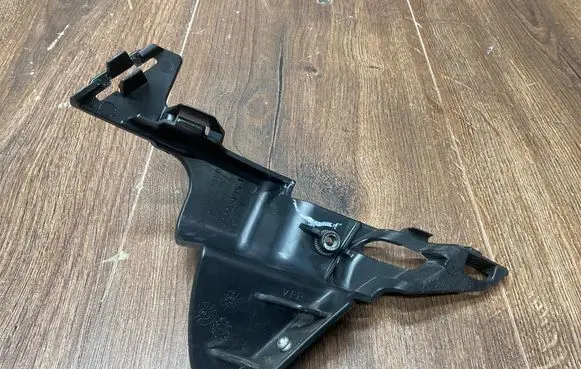 Chevrolet Camaro Front bumper mounting bracket 92228095