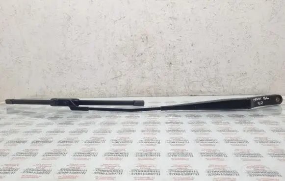 Volkswagen PASSAT B6 Front wiper blade arm 3C1955410B
