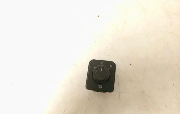 Volkswagen PASSAT B8 Wing mirror switch 3G0959565