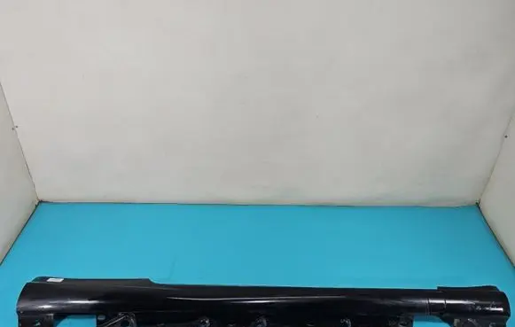 Foot area side trim