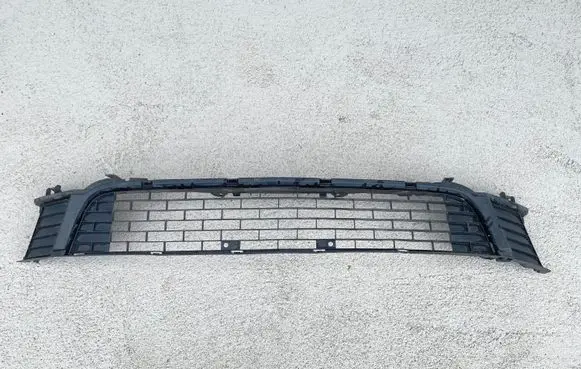 Honda Accord Front bumper lower grill 71104TLOGO