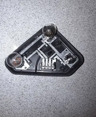 BMW 5 E39 Tail light bulb cover holder 8371325