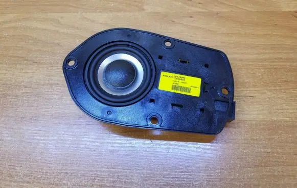 Volvo S80 Subwoofer speaker 08676894 10W18H0051