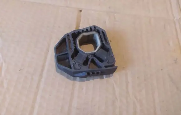 Skoda Octavia Mk2 (1Z) Radiator mount bracket 1Z0121367B