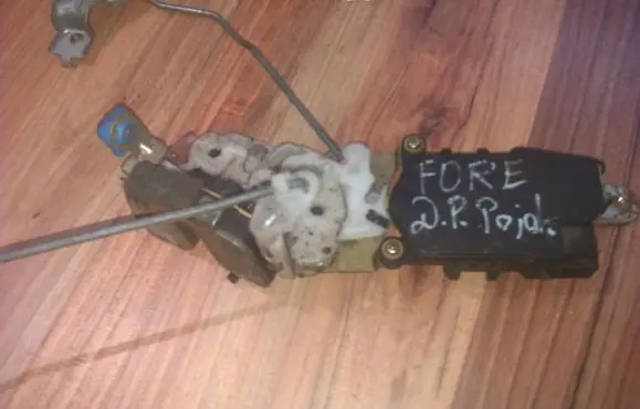 Subaru Forester SF Front door lock