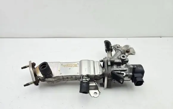 Toyota Auris 150 EGR valve 2562037120