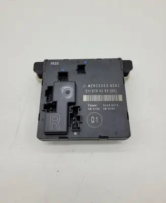 Mercedes-Benz E W211 Door control unit/module 2118703285