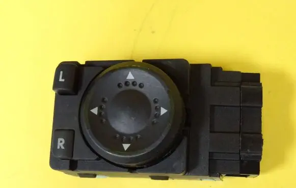 Volkswagen PASSAT B5 Wing mirror switch 3B1959565B