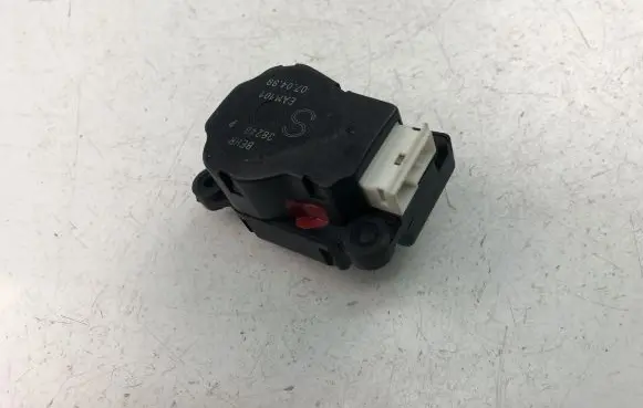 Toyota Yaris Intake manifold valve actuator/motor 38248