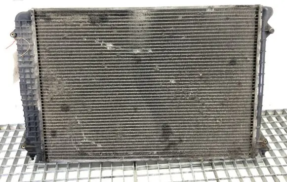 Audi A8 S8 D2 4D Coolant radiator