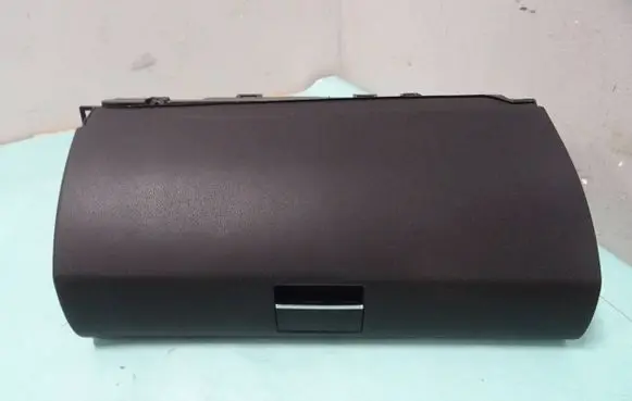 Mercedes-Benz A W169 Glove box 