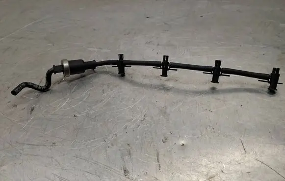 Volkswagen Golf VI Fuel return line/hose 