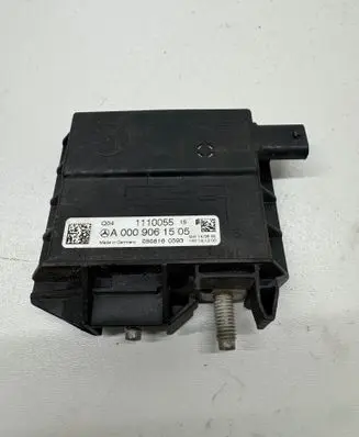 Mercedes-Benz C W205 Battery relay fuse A0009061505 1110055 0508160593