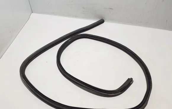 Dacia Logan II Trunk rubber seal (body) 908307561R