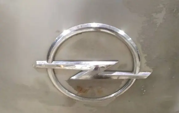 Opel Zafira B Manufacturer badge logo/emblem