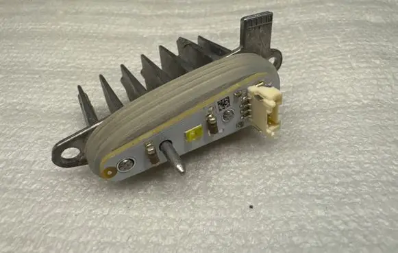 BMW 4 F32 F33 LED ballast control module 1305715258 0611160720 715258